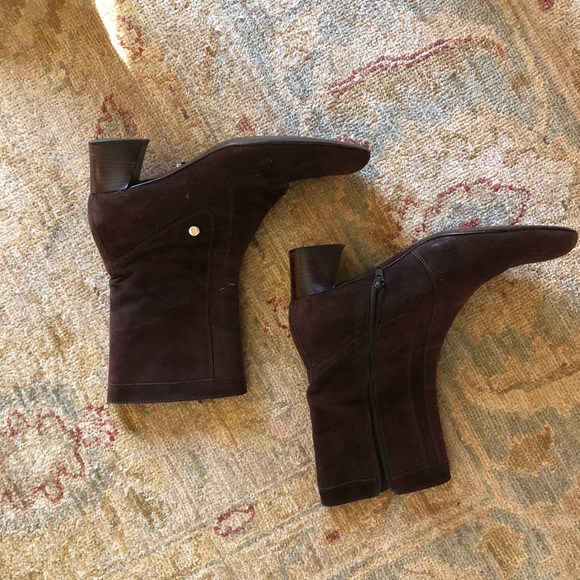 Italian suede boots. Brown. Size 9. - Picture 2 of 5